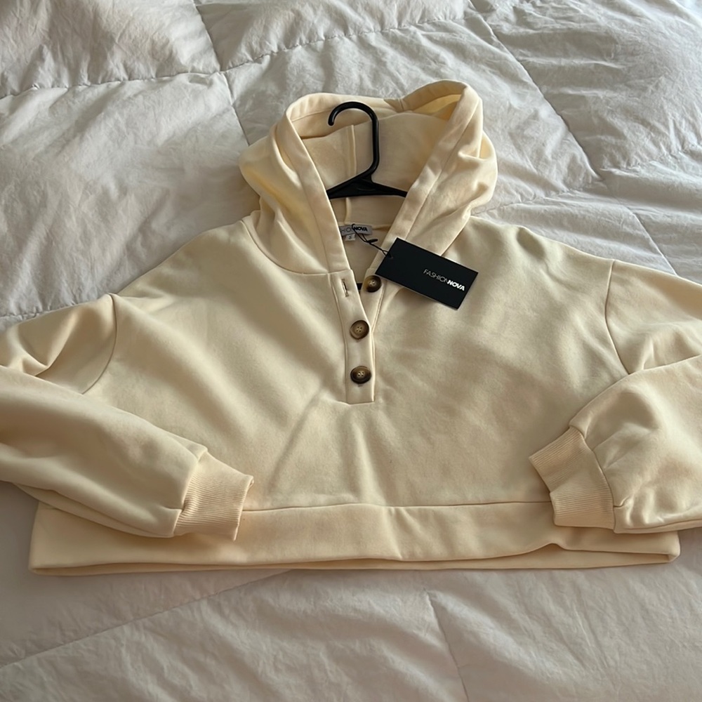 Fashion Nova Cropped Sweatshirt